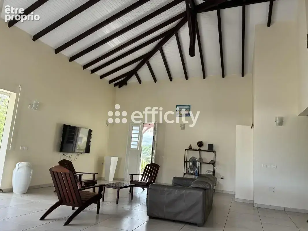 Maison 170 m² à Sainte-Anne  - photo 5