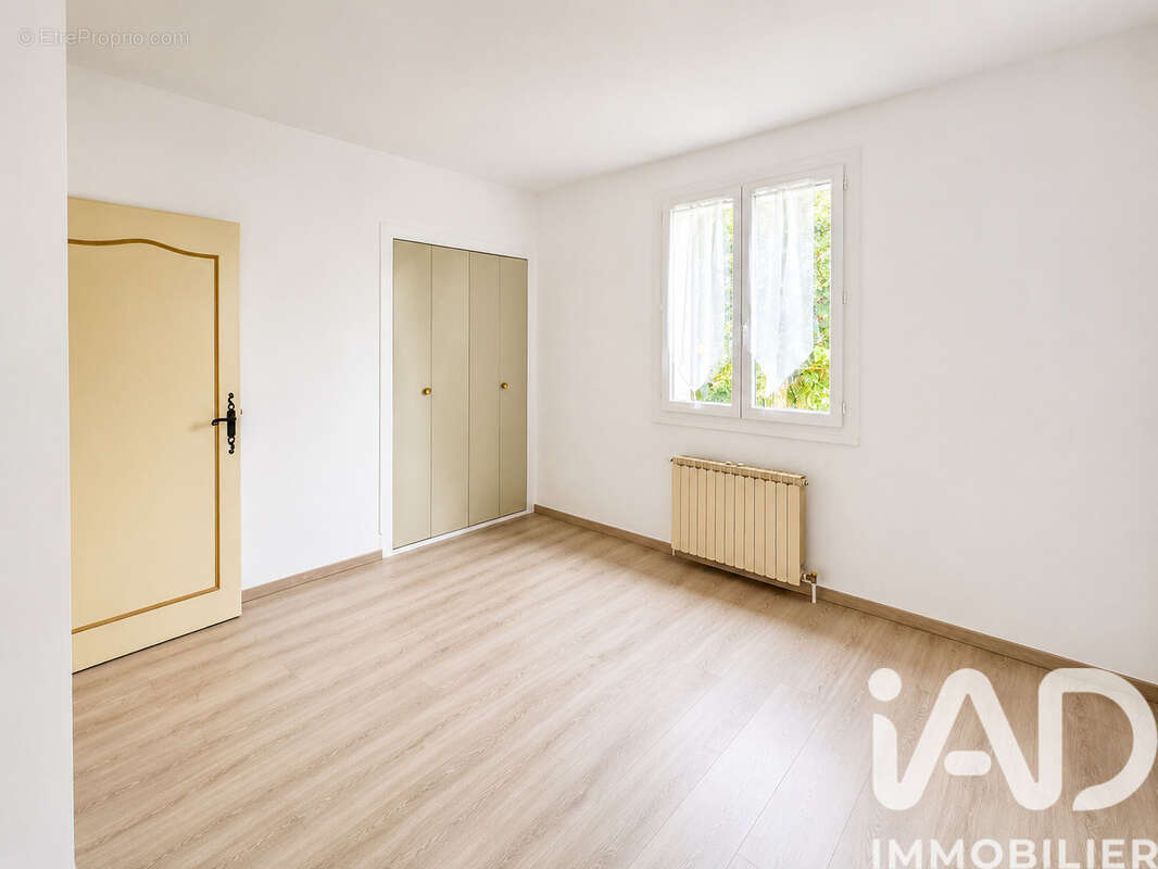 Maison 110 m² à Juillac-Le-Coq  - photo 5