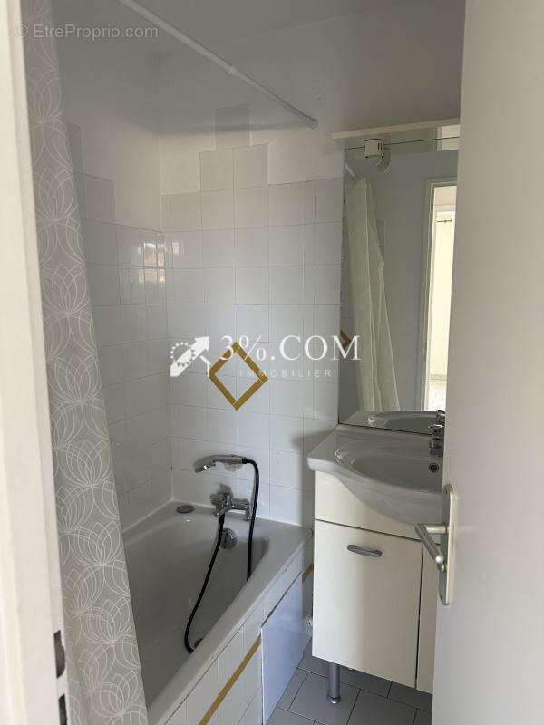 Appartement à COGOLIN