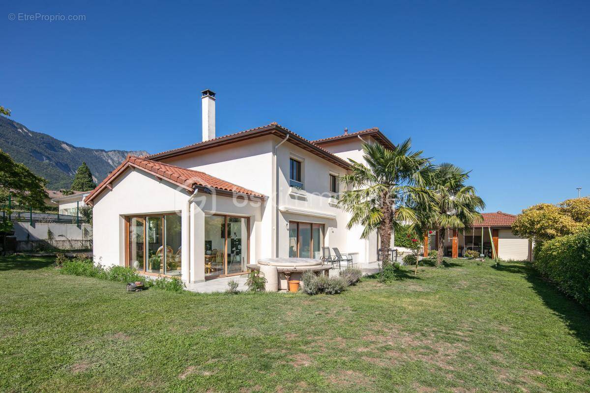 Maison à SAINT-ISMIER