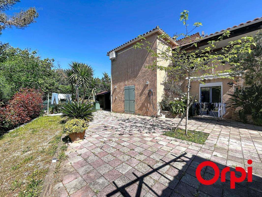 Maison à SIX-FOURS-LES-PLAGES