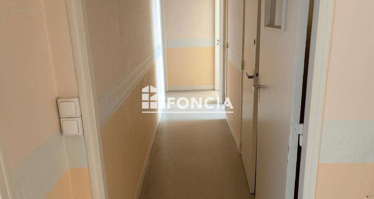 Exclusivite au 1er etage  proche maison de la culture appartement type 4 de 96.86 m2 avec cave - photo 7
