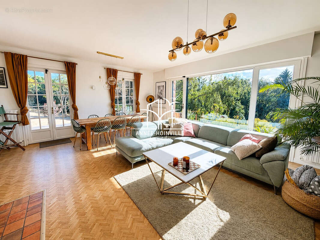 Maison 6 pièces 239 m² à vendre à Quetteville (14130) - photo 5