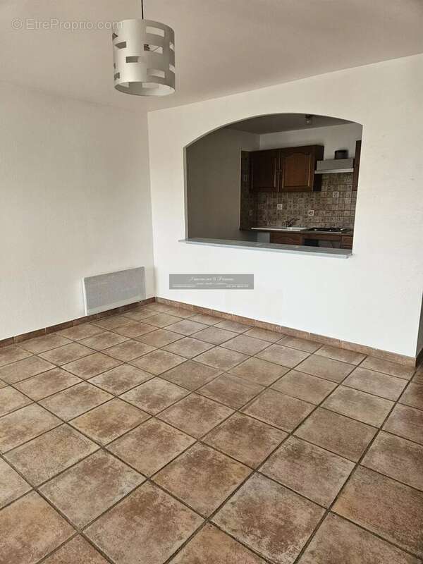 Appartement à PUGET-SUR-ARGENS