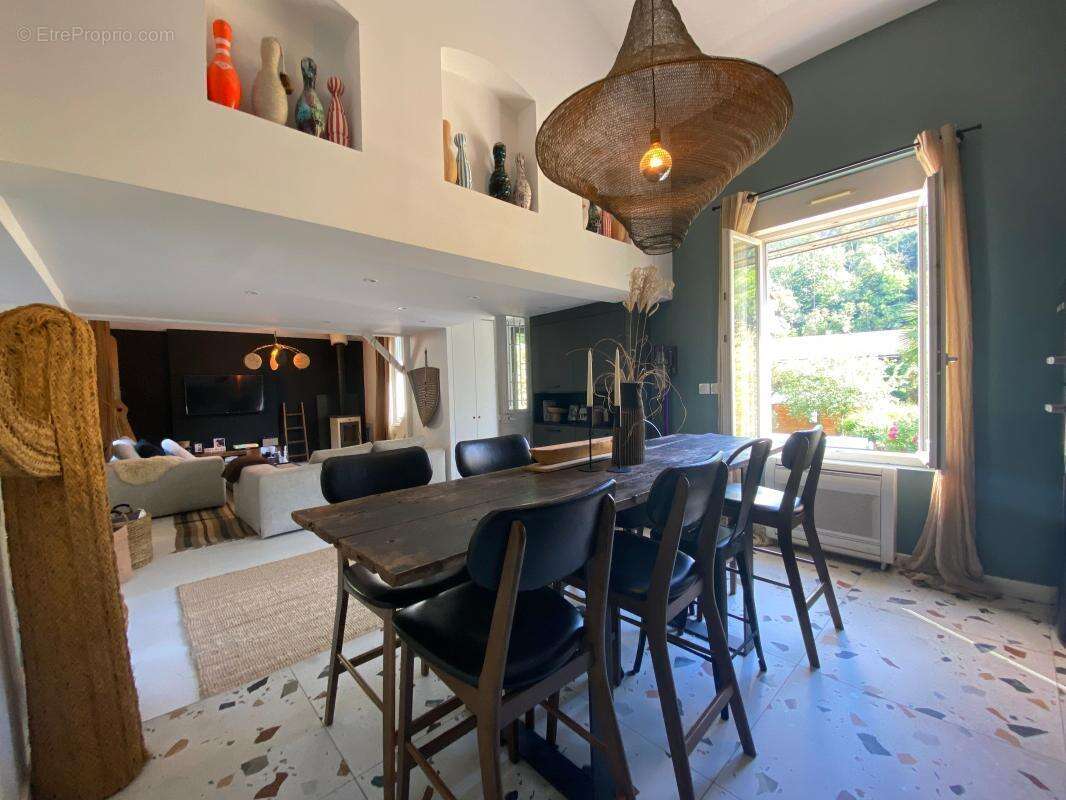 Maison à SATHONAY-VILLAGE