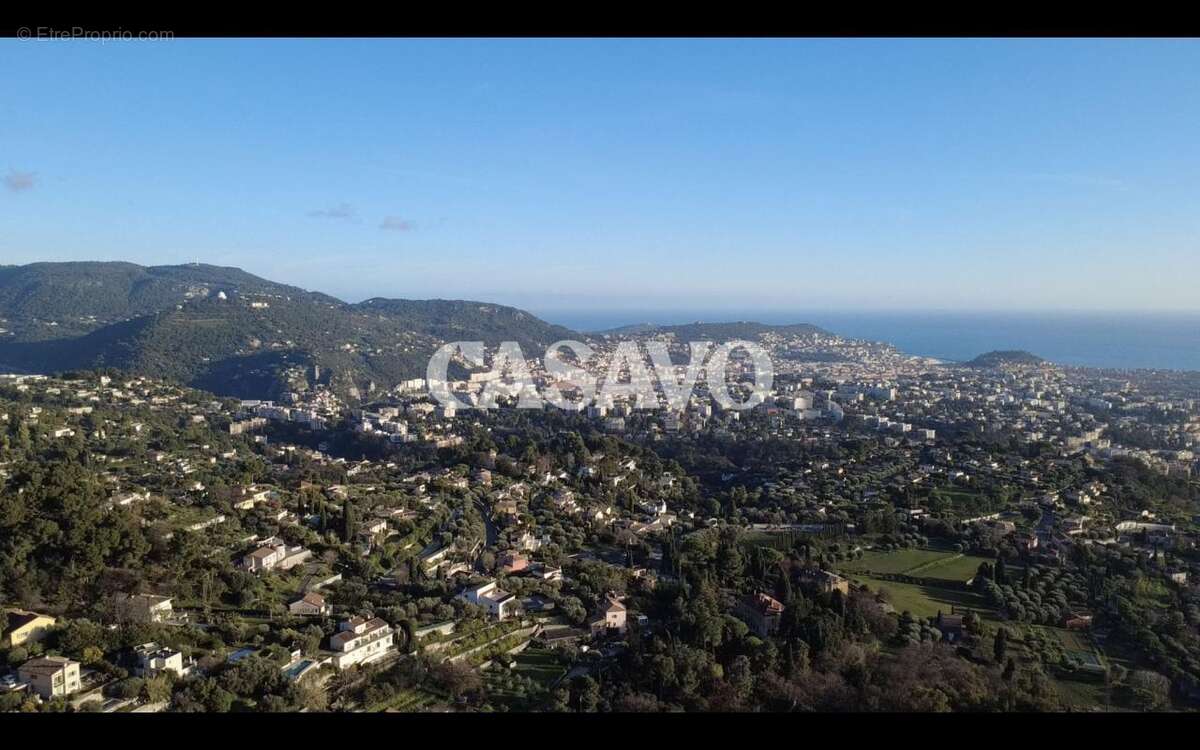 Terrain à NICE