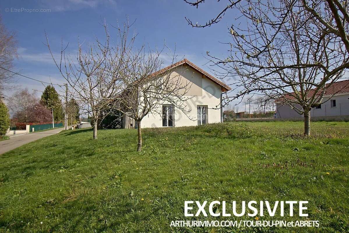 Maison à LA TOUR-DU-PIN