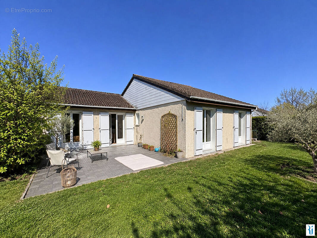 Maison à LE MESNIL-ESNARD