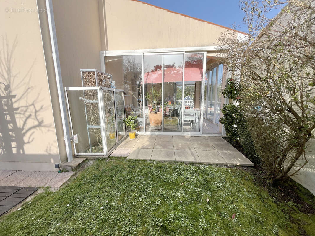 Maison à VAUX-SUR-MER