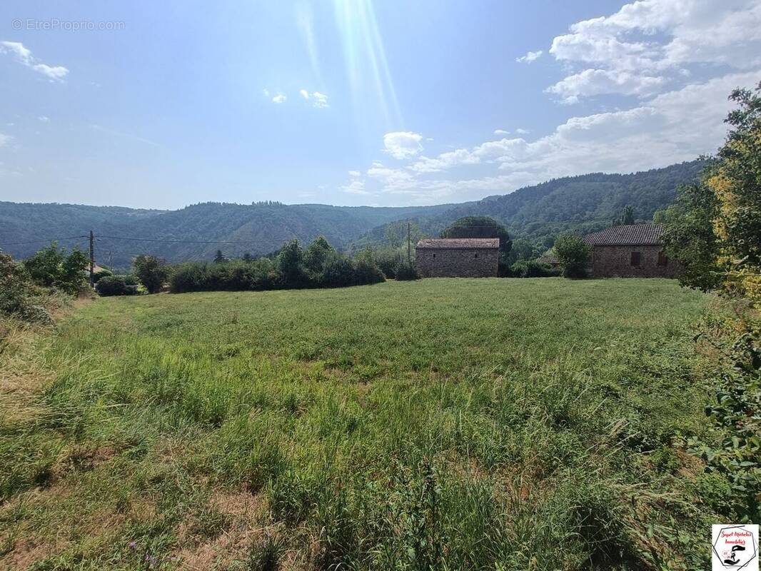 Terrain à BOUCIEU-LE-ROI