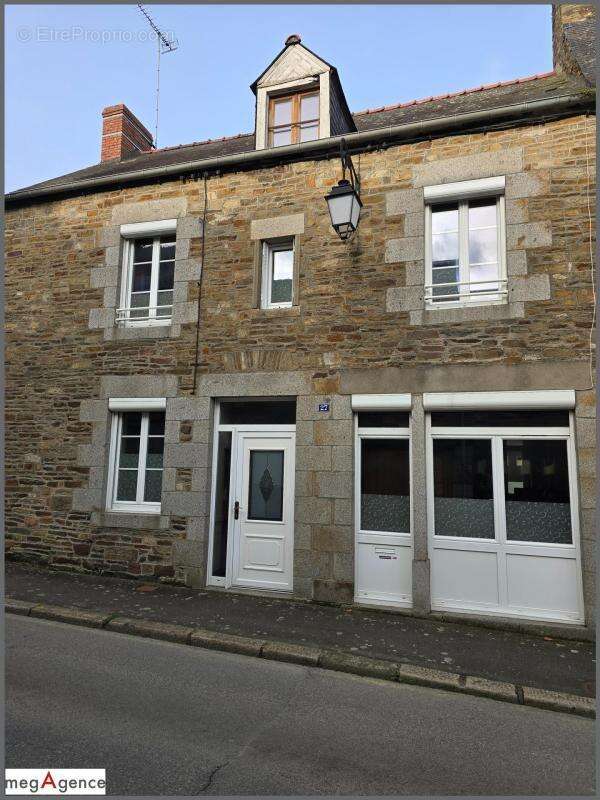 Maison à ANTRAIN