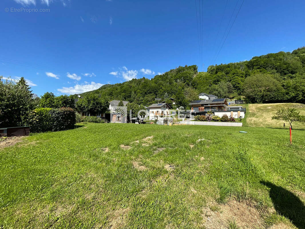 Terrain à CESARCHES