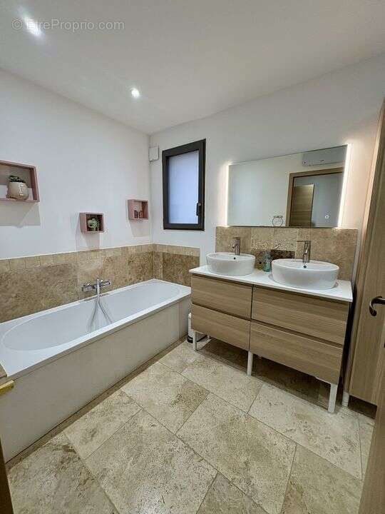 Maison à ROCHEFORT-DU-GARD