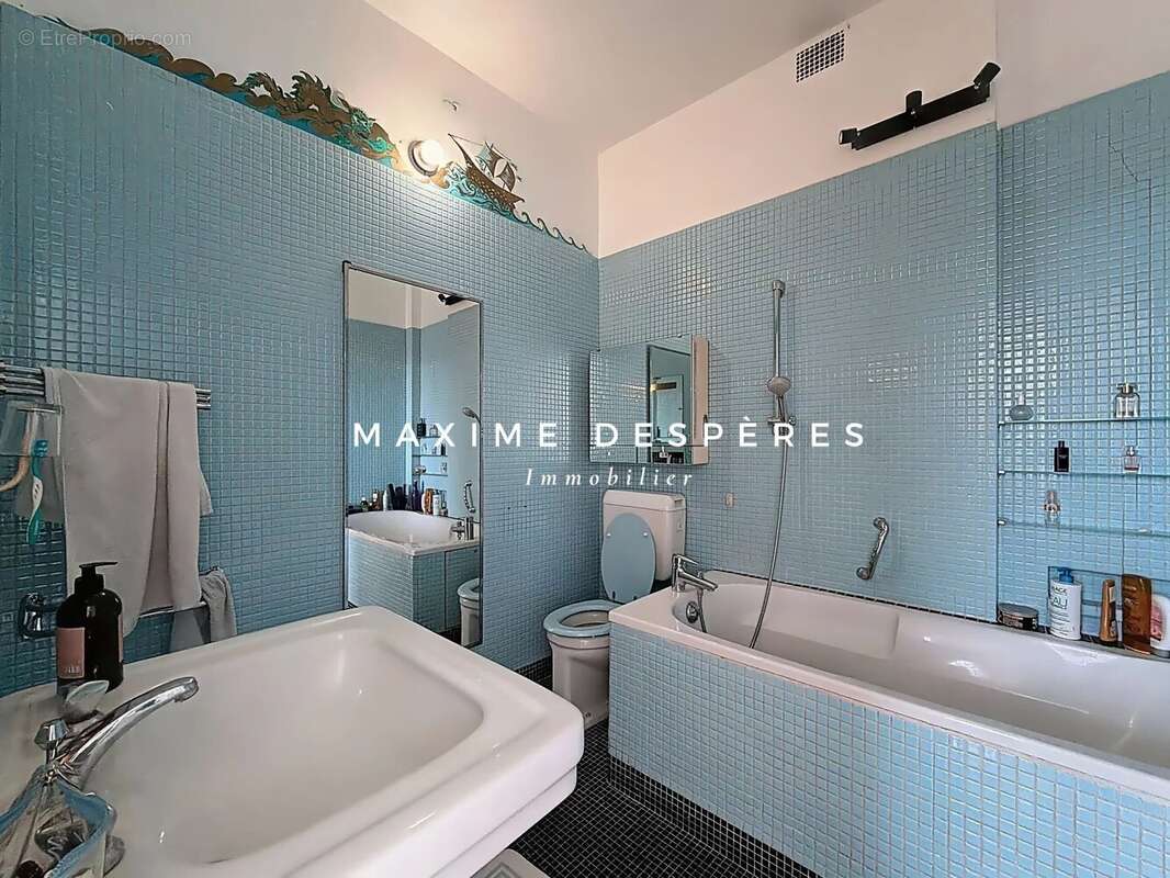 Appartement à NEUILLY-SUR-SEINE