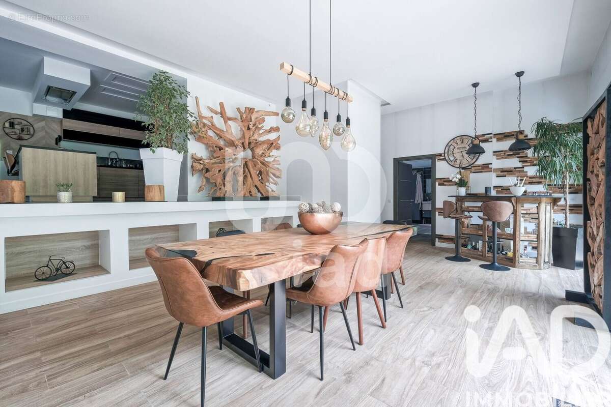 Photo 6 - Maison à LAMORLAYE