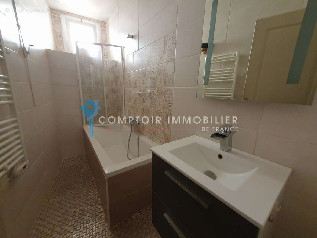 A Vendre GARD(30) - Maison de ville P6 avec terrasse et cave - photo 11