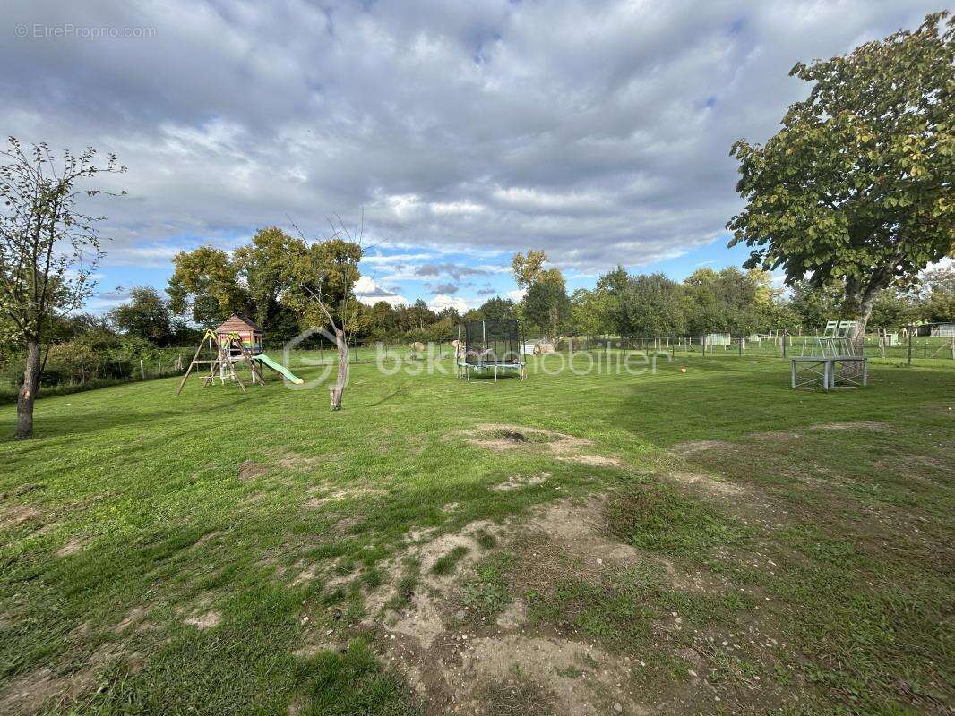 Maison à CHATEAUNEUF-SUR-SARTHE