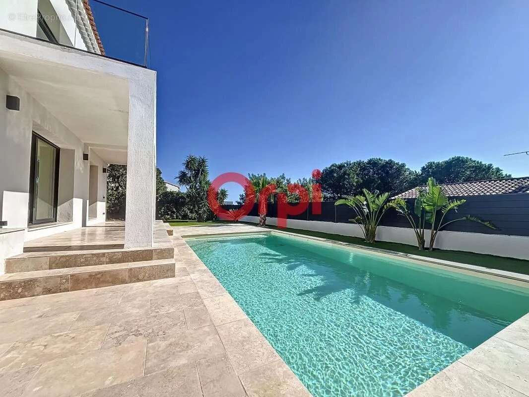 Maison à LES ISSAMBRES