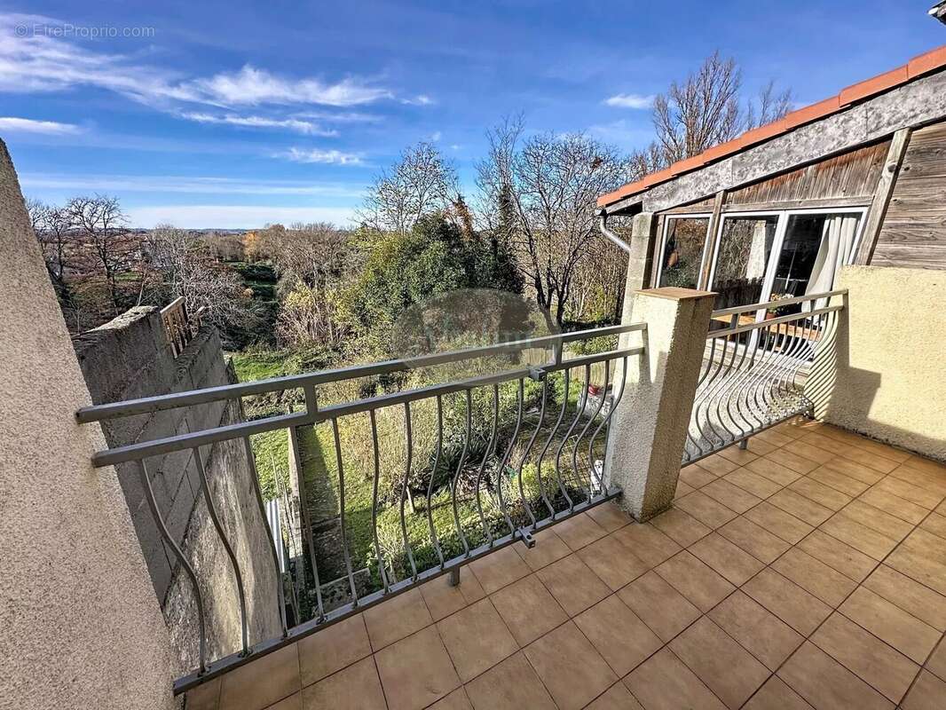 Appartement à MONLEON-MAGNOAC