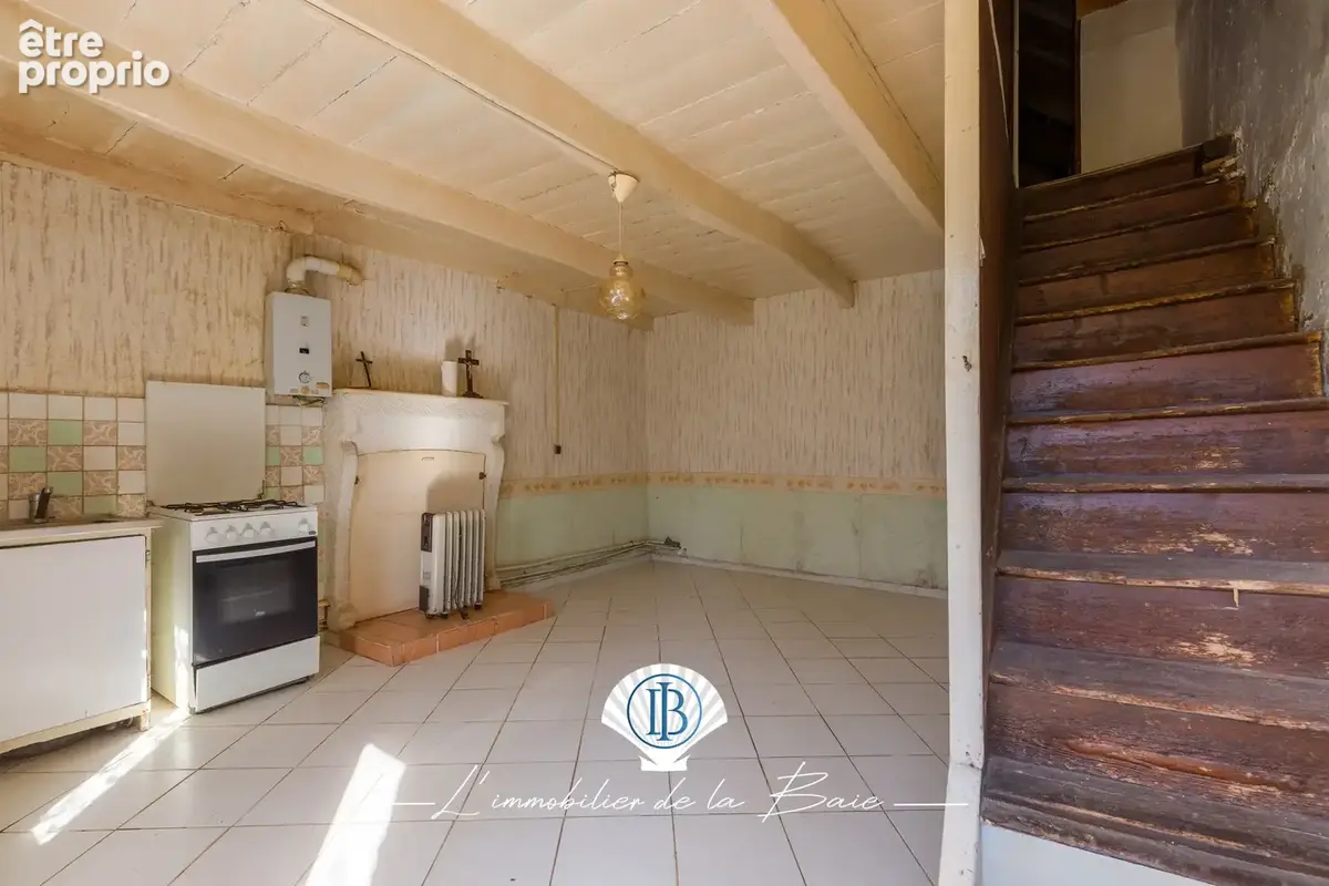 Maison en pierre à rénover avec terrain clos, à 1,8 km de Sables-d'Or-les-Pins - photo 4