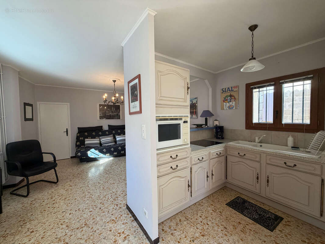 Maison à SAINT-QUENTIN-LA-POTERIE