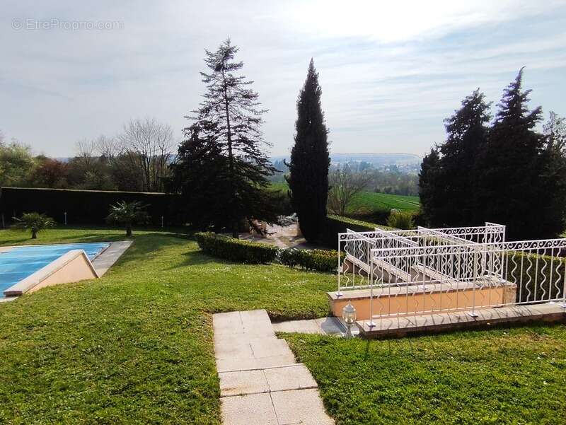 Maison à RUELLE-SUR-TOUVRE
