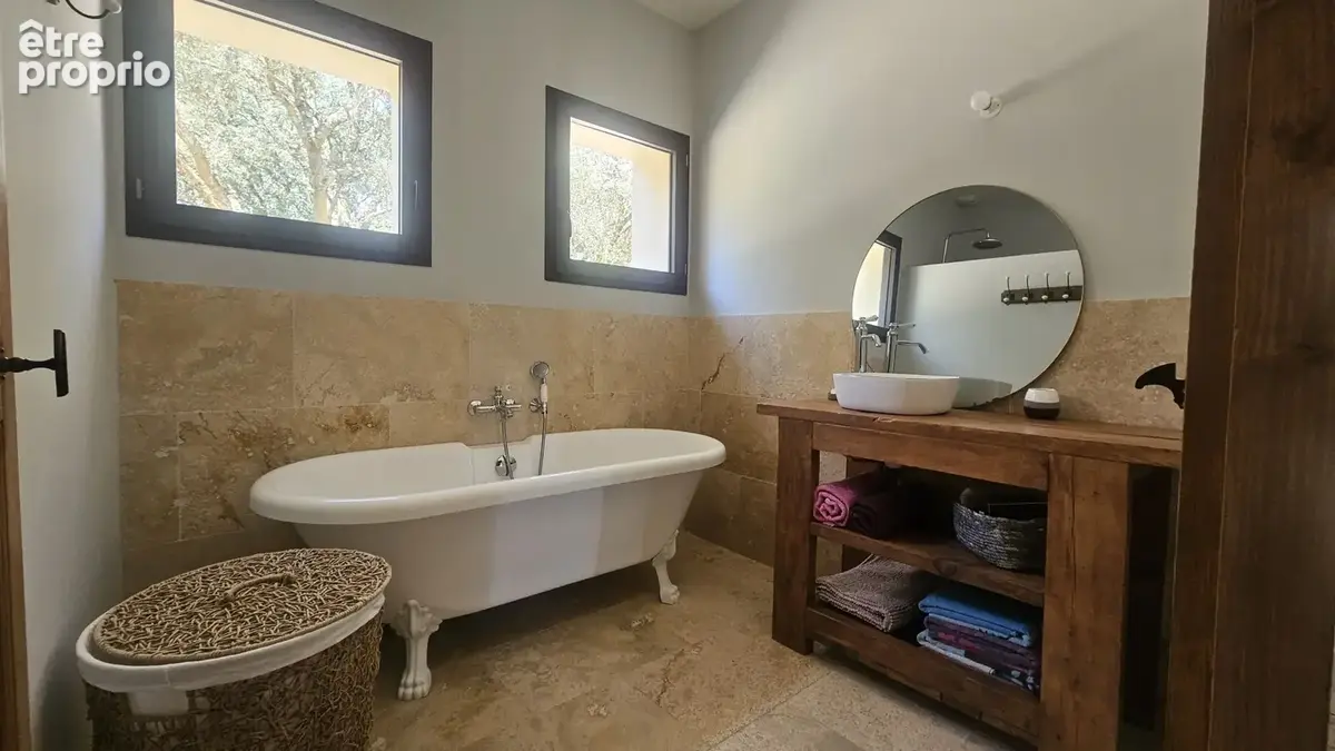 Maison avec piscine, dépendance et grand terrain dans un environnement très calme - photo 12