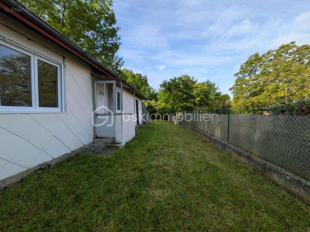 Maison avec dépendance et terrain - photo 13