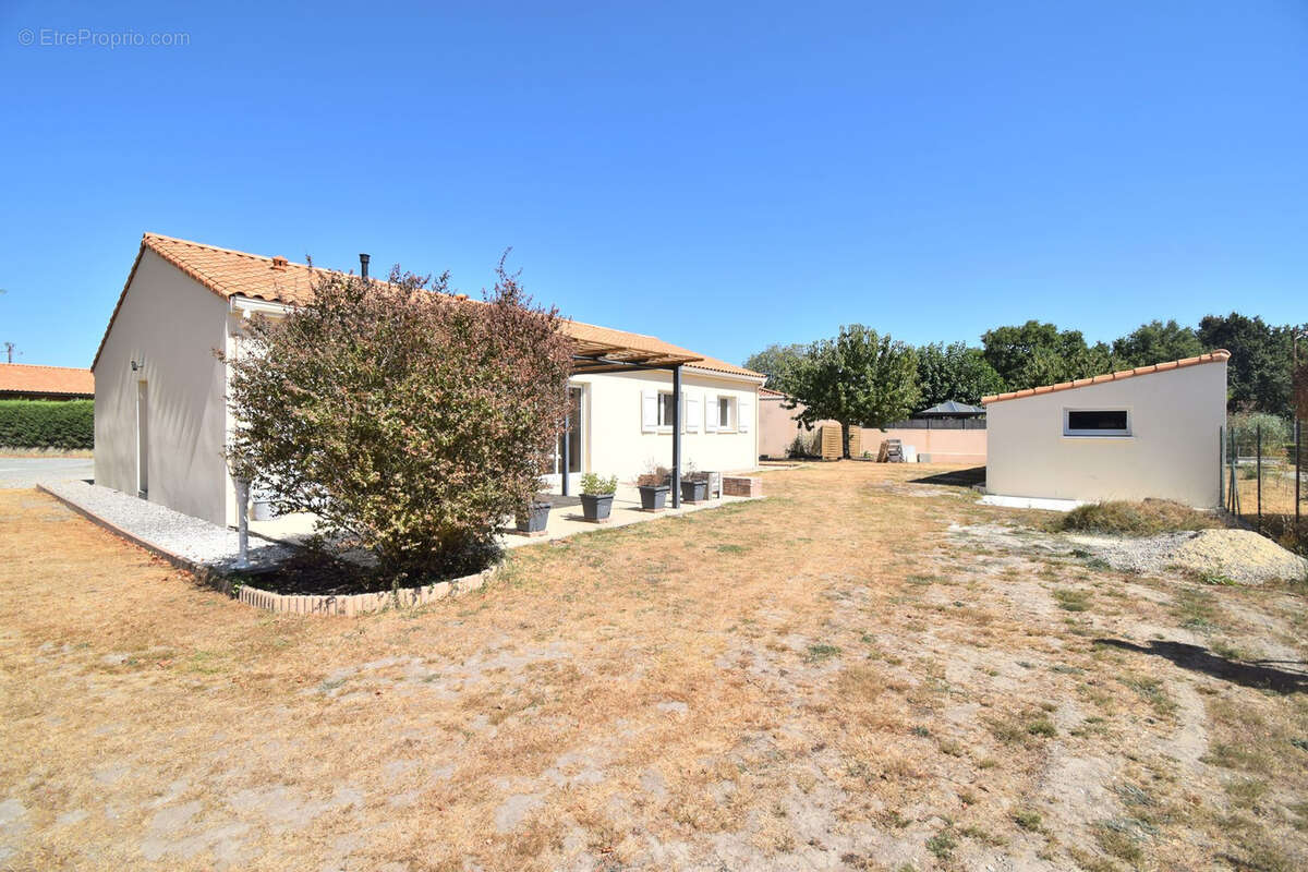 Maison 113 m² à Geneston  - photo 13