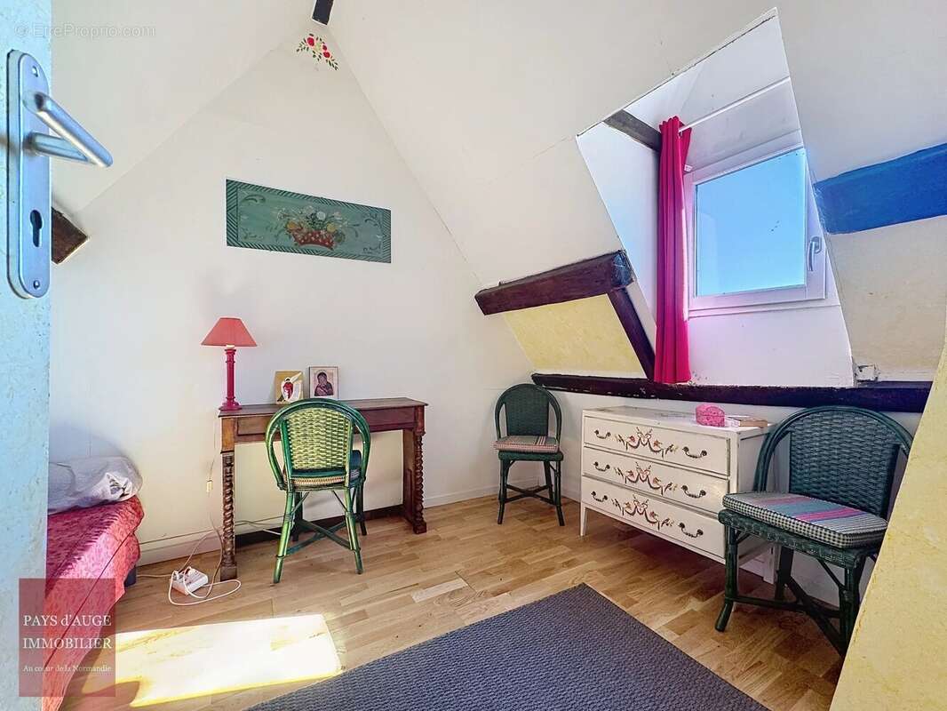 Maison à SAINT-GEORGES-EN-AUGE