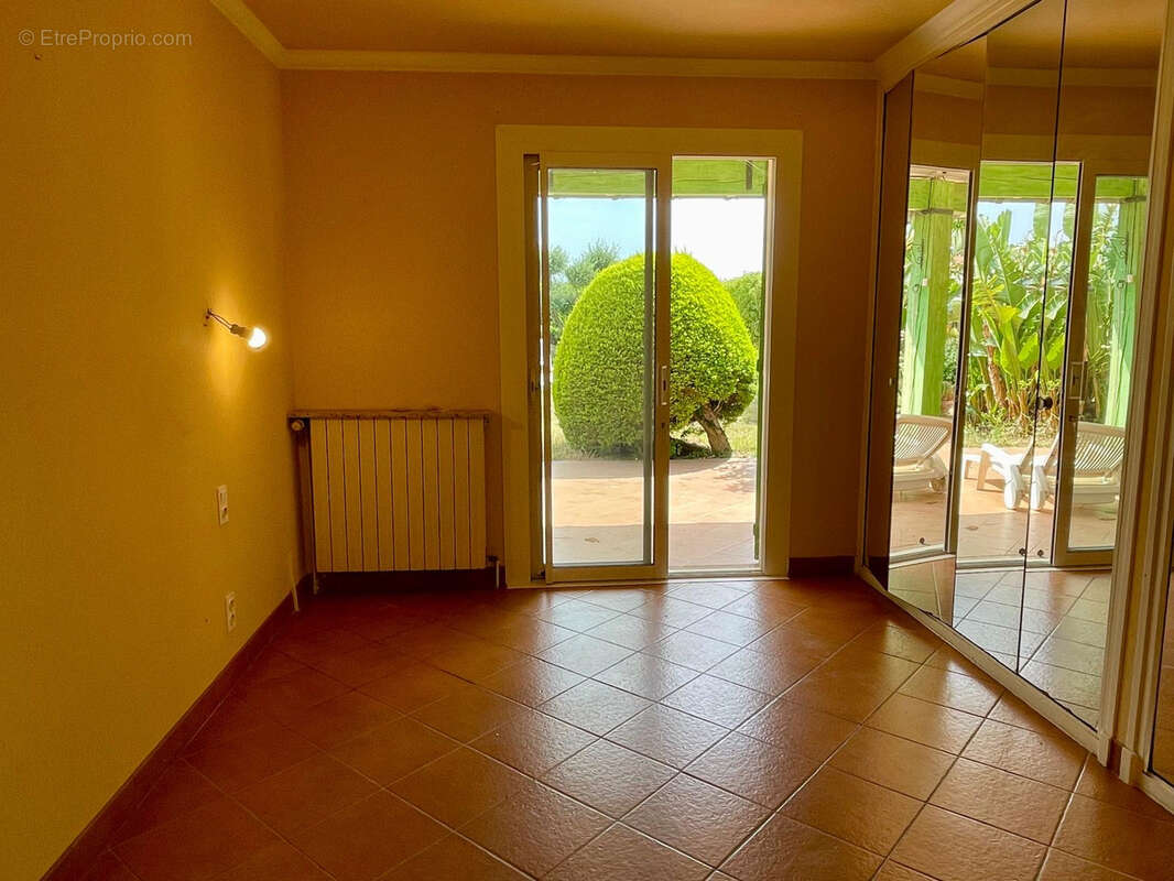 Maison à VILLENEUVE-DE-LA-RAHO