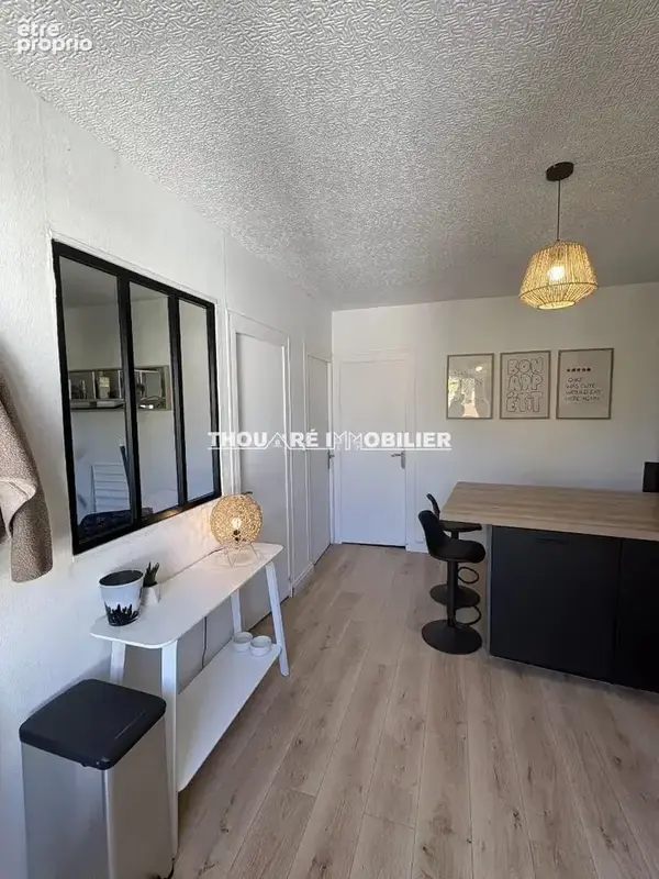Appartement Vertou 2 pièce(s) 41.5 m2 + Cour + Garage rangement Proche bords de Sèvre. - photo 3