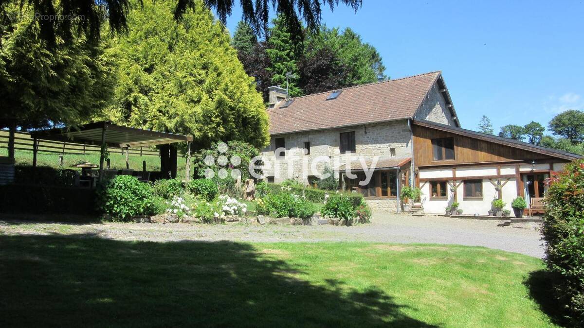 Maison à SAINT-SEVER-CALVADOS