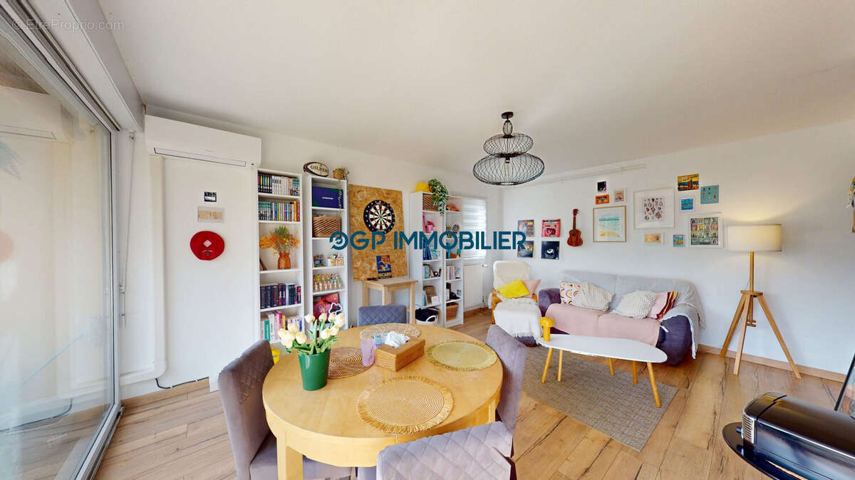 Appartement à CORNEBARRIEU