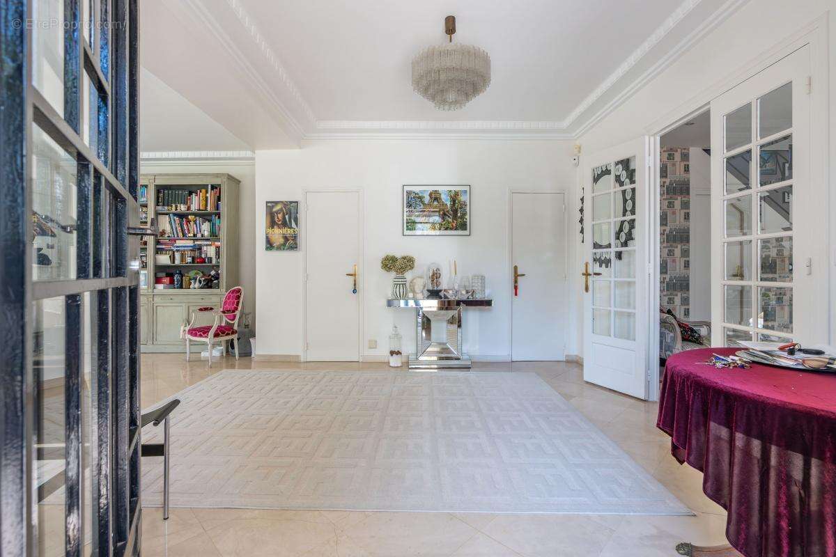 Maison à SAINT-MAUR-DES-FOSSES