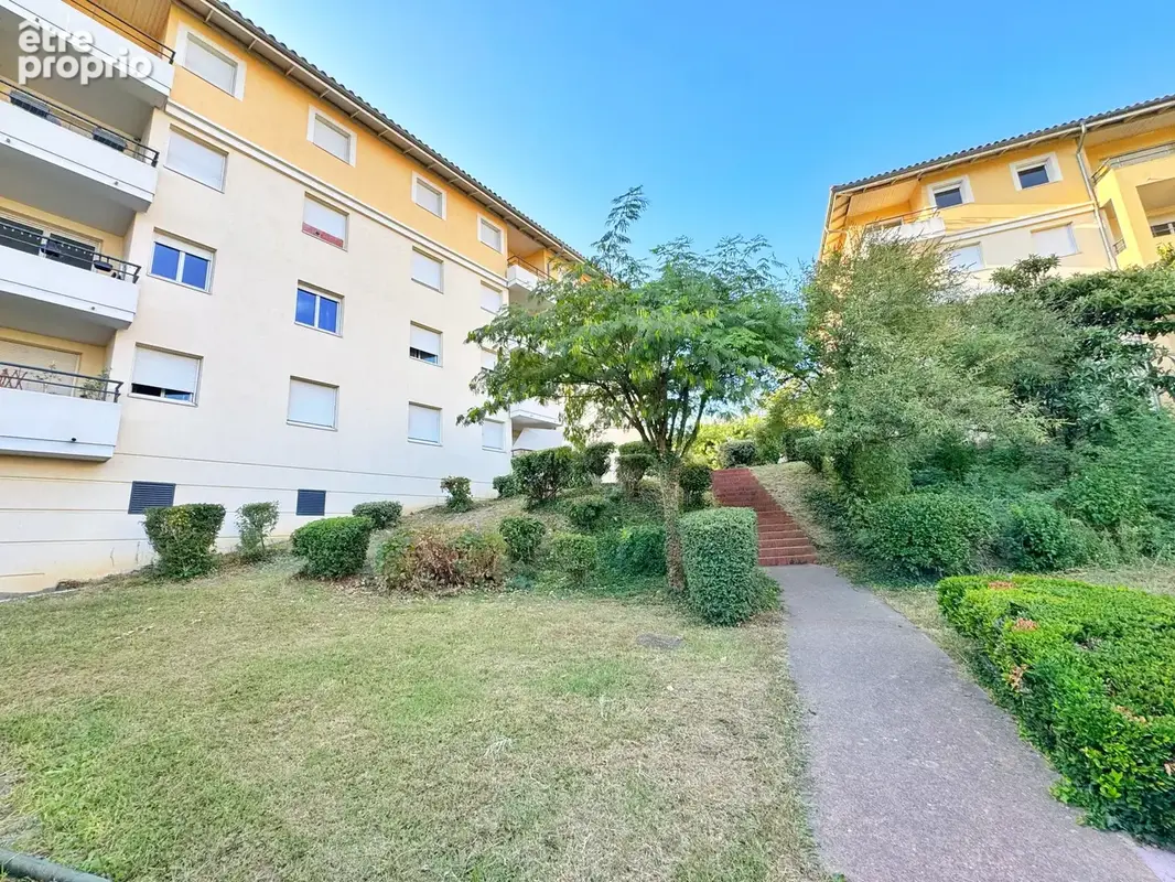 T2 avec balcon, piscine collective et deux places de stationnement   Résidence Les Hauts de Grigny - photo 13