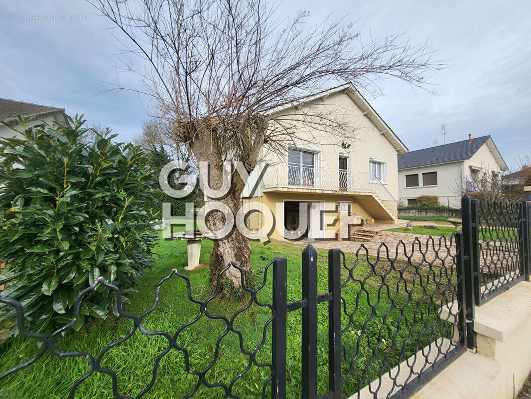 Maison à PARAY-LE-MONIAL