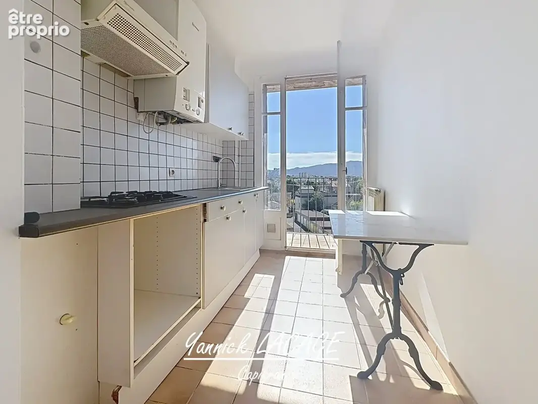 MARSEILLE 4e – T2 43 m² – 7e étage – Balcon filant – Vue panoramique - photo 9