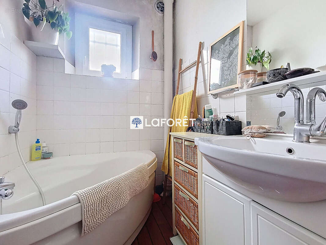 Maison à LE MALZIEU-VILLE