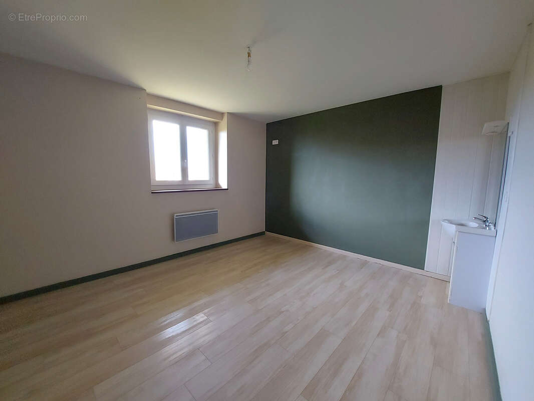 Maison à SAINT-MAMET-LA-SALVETAT