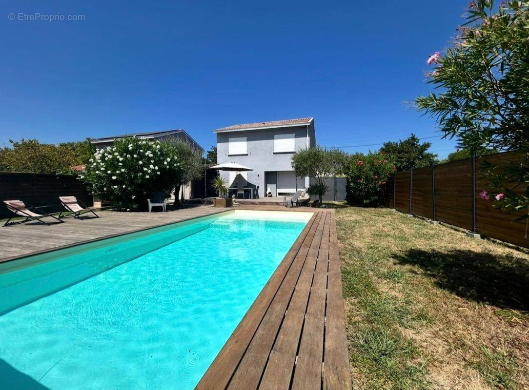 Maison à AMBES