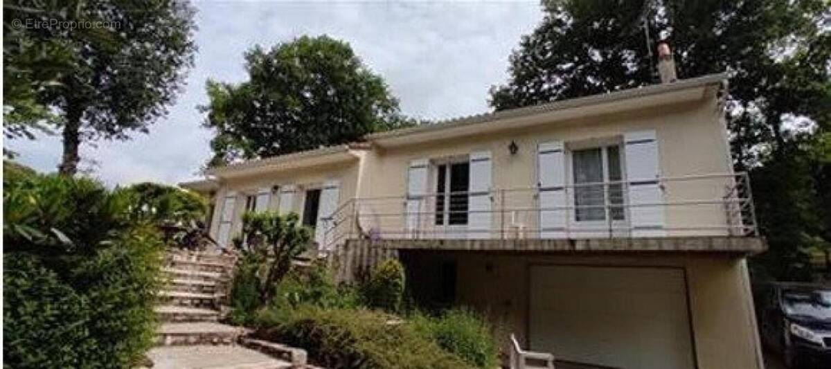 Maison à CHERVES-RICHEMONT