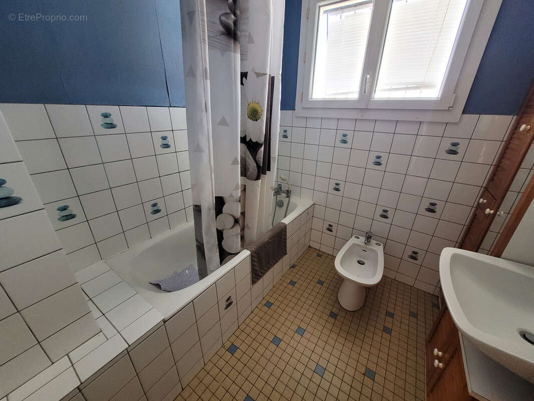 Maison à SAINTE-BAZEILLE