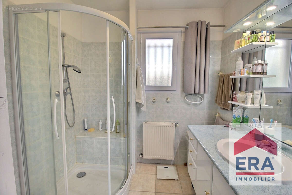 Maison à CAMARET-SUR-AIGUES