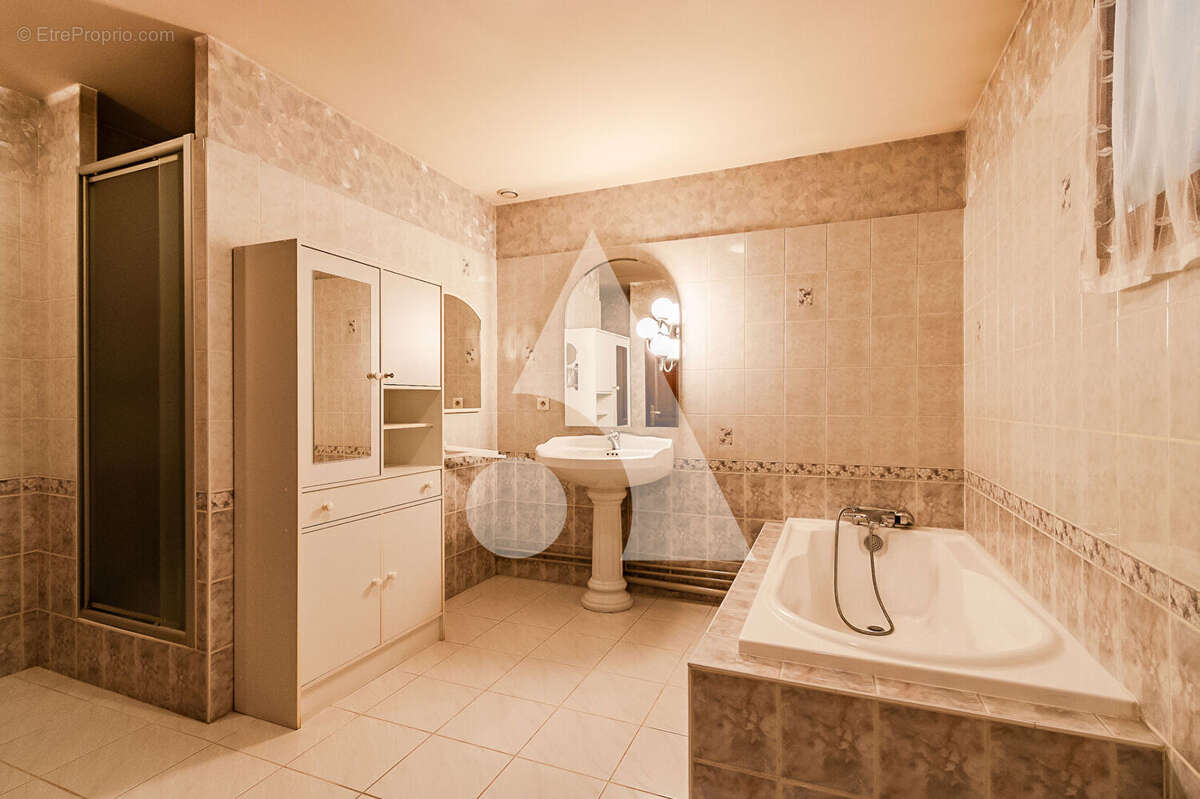 Maison à CHAZAY-D&#039;AZERGUES