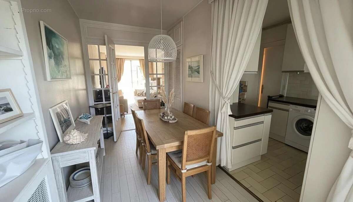 Appartement à FRESNES