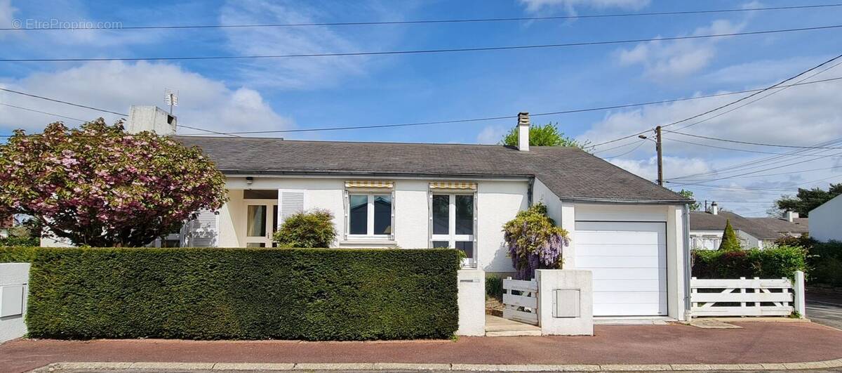 Maison à DAMMARIE-LES-LYS