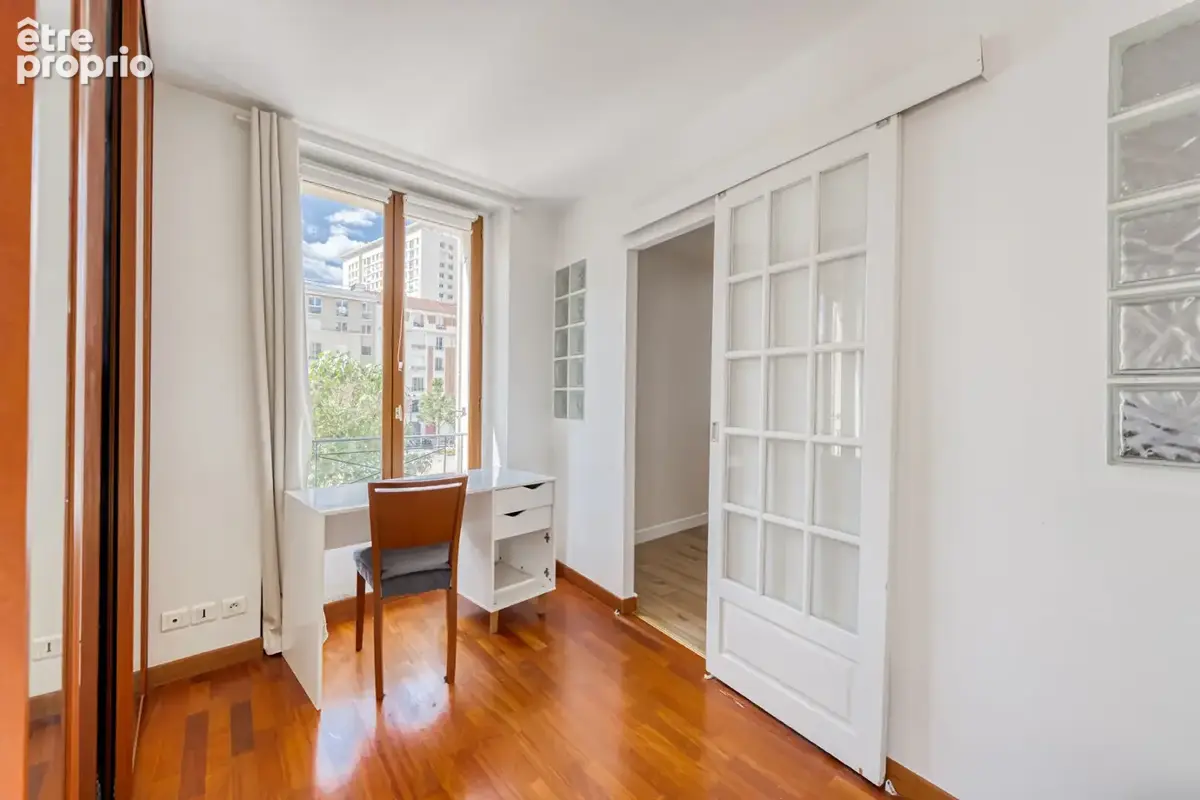 *** exclusivite - emplacement n°1 appartement de 2/3 pieces avec vue  imprenable sur l'eglise plein sud **** - photo 9