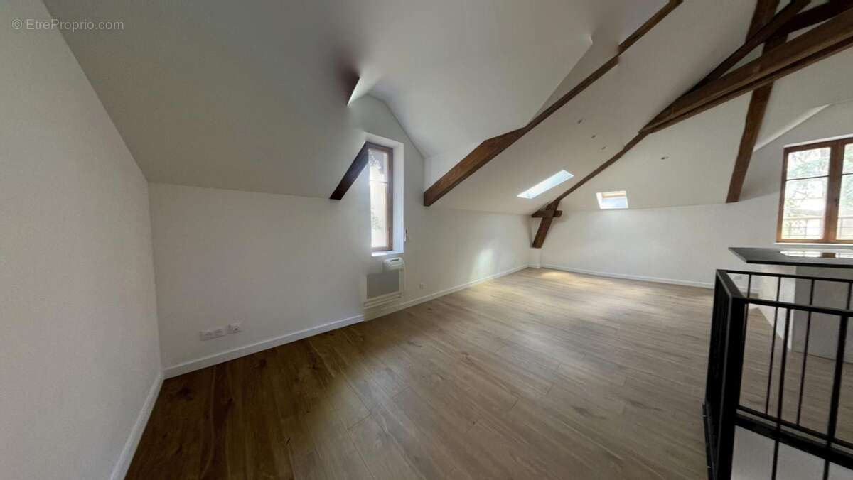  EXCLUSIVITÉ – T5 de Prestige de 117 m² avec Jardin Privatif dans une Maison de Maître Réhabilitée - photo 4