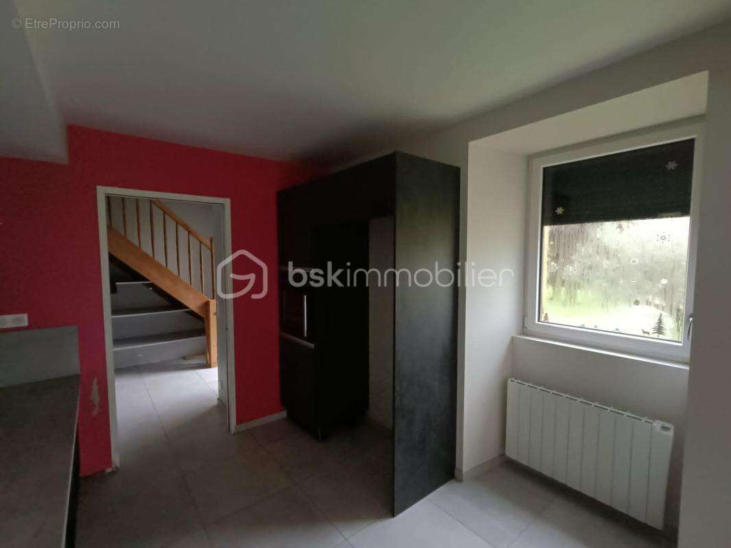 Belle Maison Rénovée en 2019 de 120 m2 et Grange de 200 m2 sise sur 3 877 m2 - photo 4